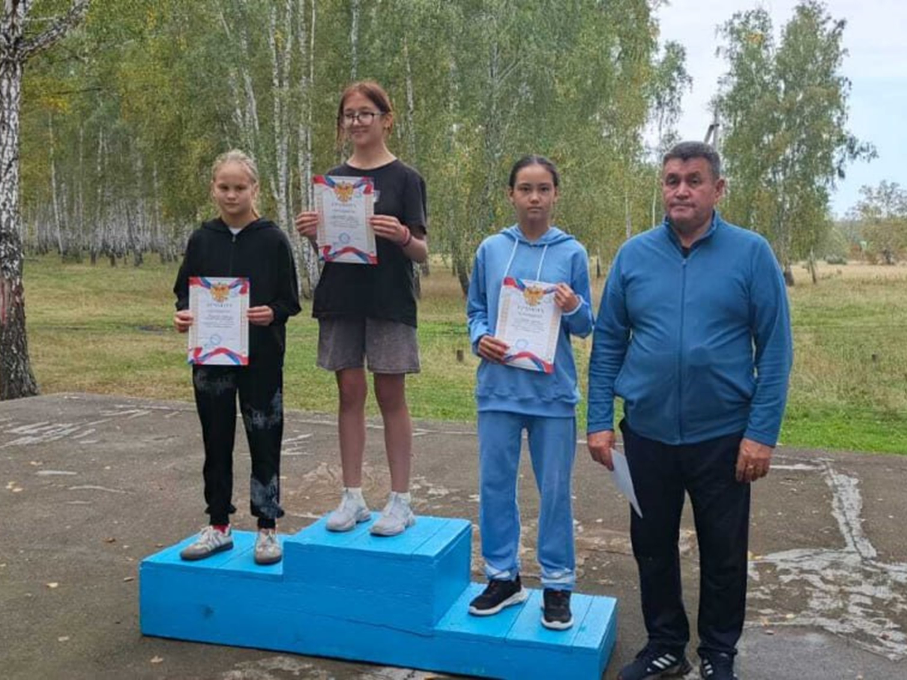 И в беге, и в боксе, и на черно-белых клетках.